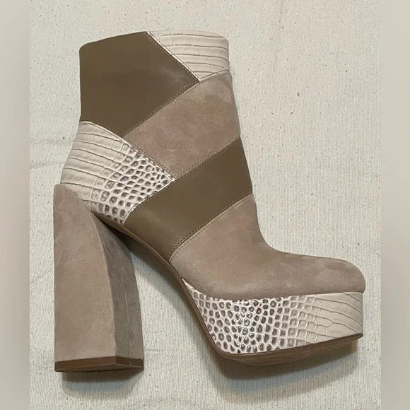 Vince Camuto Gilisama Platform Boot size 7 NEW WITHOUT BOX - Picture 3 of 3